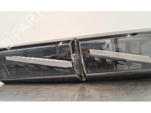 Used Left taillight PEUGEOT 308 III (FB_, FH_, FP_, F3_, FM_) PureTech 130 (FPHNSL, FPHNST) (131 hp) 25730284