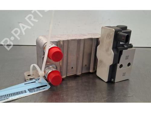 Used AC radiator AC radiator CITROËN C3 IV (CC_, CB_) ë-C3 (CBZYAZ) (113 hp) 33413749 33413749