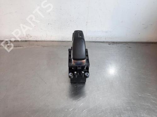 Used Gear lever Gear lever OPEL CORSA F (P2JO) CORSA-e (68) (136 hp) 35780073 35780073