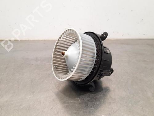 Used Heater blower motor VW POLO VI (AW1, BZ1, AE1) 1.6 TDI (80 hp) 15236151