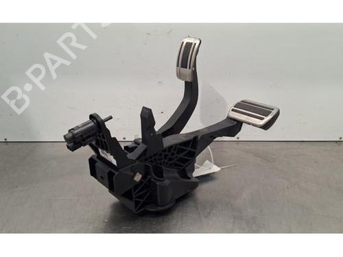 Used Pedal PEUGEOT 5008 III (KA_, KB_, KC_) e-210 (213 hp) 32632850