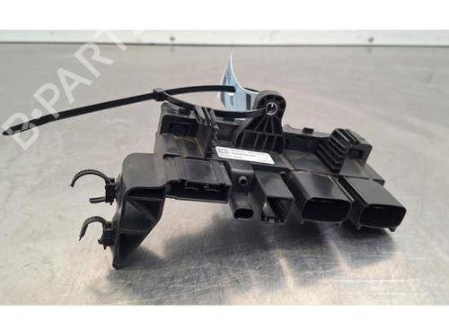 Used Fuse box Fuse box RENAULT TRAFIC III Van (FG_) 2.0 dCi 130 (FGMY) (131 hp) 35314965 35314965