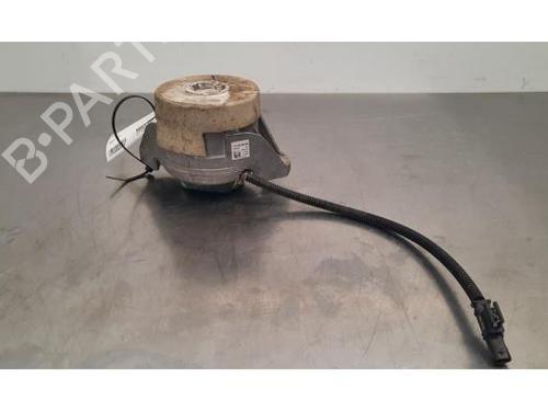 Used Engine mount MERCEDES-BENZ S-CLASS (W222, V222, X222) S 350 d 4-matic (222.021, 222.121) (286 hp) 23607387