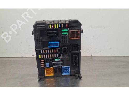Used Fuse box Fuse box PEUGEOT 5008 II (MC_, MJ_, MR_, M4_) 1.5 BlueHDi 130 (MCYHZJ, MCYHZR, MCYHZX) (131 hp) 34268906 34268906
