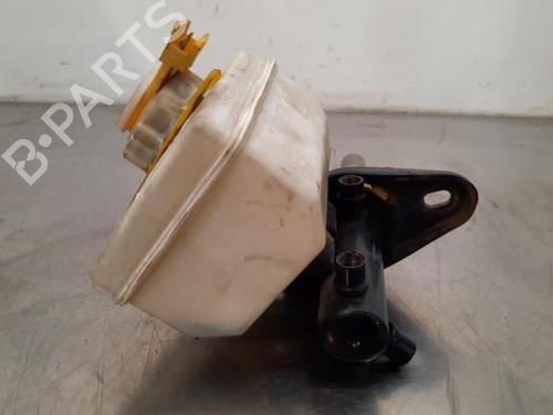 Brake master cylinder LAND ROVER DEFENDER Station Wagon (L316) 2.5 Td5 4x4 (L316) | BP23623872M77 
