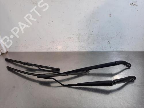 Used Front windshield wiper arm RENAULT MEGANE IV Hatchback (B9A/M/N_) 1.3 TCe 140 (B9NB) (140 hp) 23584070