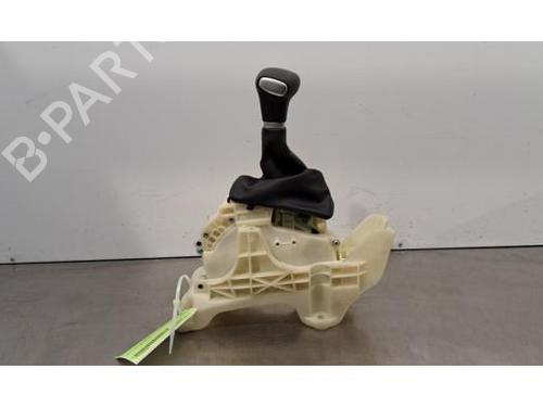 Used Gear lever KIA RIO IV (YB, SC, FB) 1.0 T-GDI 100 (101 hp) 31241436