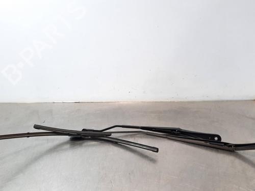 Used Front windshield wiper arm RENAULT CLIO V (B7_) 1.0 TCe 90 (B7MT) (91 hp) 16475676