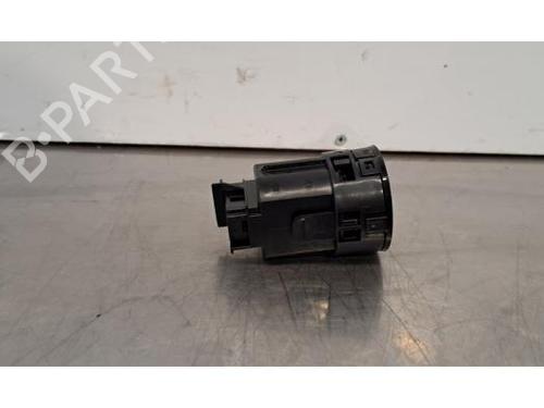 Switch TOYOTA COROLLA Hatchback (_E21_, _EA1_, _EH1_) 1.8 Hybrid (ZWE211, ZWE219) | BP31692093I30 