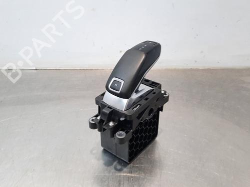 Used Gear lever PEUGEOT 3008 II SUV (MC_, MR_, MJ_, M4_) 1.5 BlueHDi 130 (131 hp) 15031983