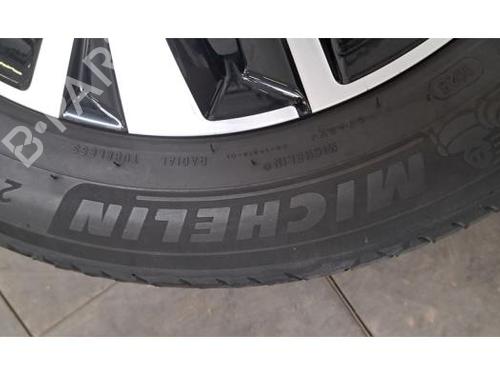Fælk Fælk TOYOTA YARIS (_P21_, _PA1_, _PH1_) 1.5 Hybrid (MXPH10, MXPH11) (116 hp) 36099934 36099934