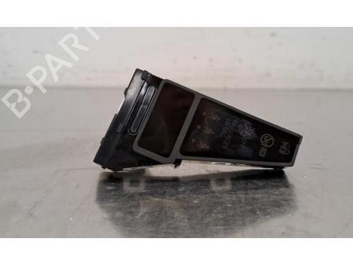 andre-toyota-c-hr-_x1_-2016-30892336 main image