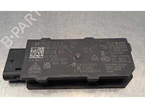 Used Antenna/Base Antenna/Base 39230700 39230700