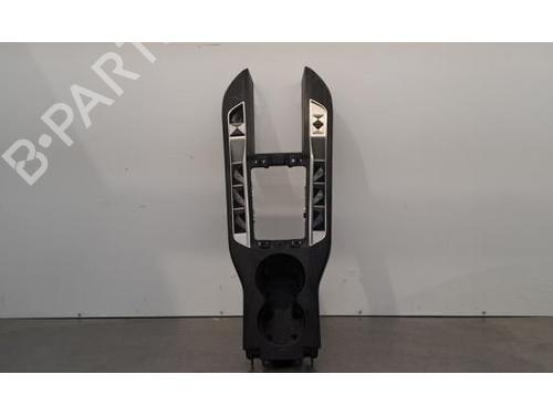 Used Middle console DS DS 3 / DS 3 CROSSBACK (UR_, UC_, UJ_) 1.5 BlueHDi 130 (UCYHZR) (130 hp) 30194932