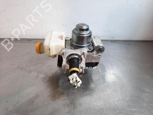 Used ABS pump ABS pump ALFA ROMEO GIULIA (952_) 2.2 D (952AGA250, 952AGM250, 952ASM2, 952ASA2) (136 hp) 33277697 33277697