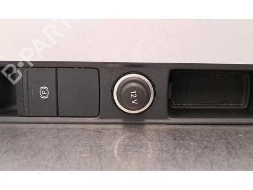 Used Switch AUDI Q3 (F3B) 35 TFSI Mild Hybrid (150 hp) 28684615