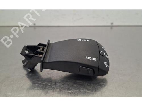 steering-wheel-controls-dacia-sandero-iii-2021-34268924 main image