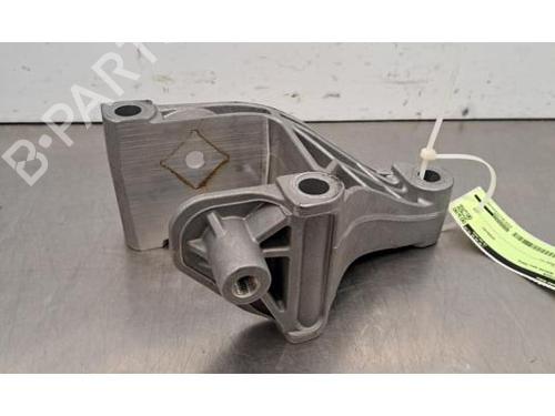Used Engine mount PORSCHE MACAN (95B) 2.9 GTS (95BBL1) (380 hp) 30892356