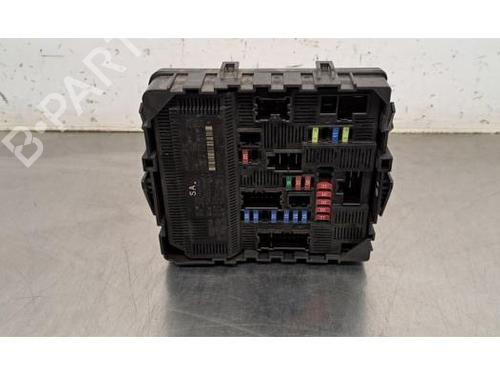 Used Fuse box RENAULT ALASKAN 2.3 dCi 163 4x4 (U3MB) (163 hp) 32510947