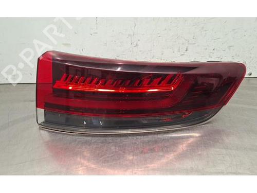 right-taillight-renault-megane-iv-hatchback-b9amn_-2015-39645963 main image