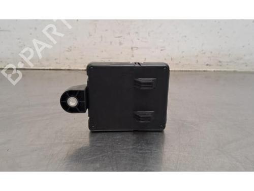 electronic-module-tesla-model-3-5yj3-2017-36572818 main image