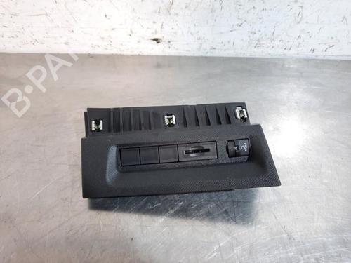 Used Headlight switch PEUGEOT 308 III (FB_, FH_, FP_, F3_, FM_) BlueHDi 130 (FBYHZL, FBYHZT) (131 hp) 23632994