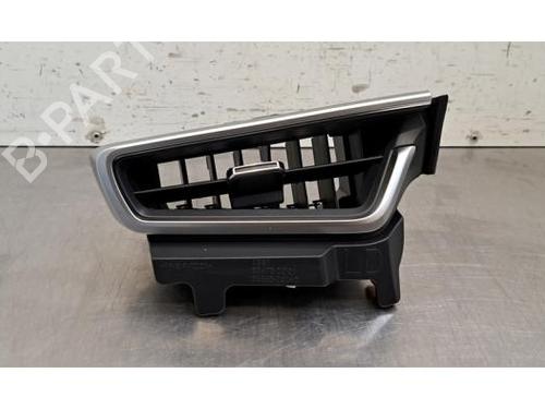 air-vent-toyota-corolla-estate-_e21_-2019-38606339 main image