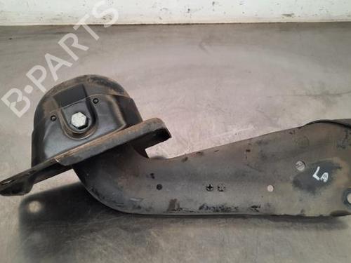 Venstre bagtil bærearm SKODA SUPERB III Estate (3V5) 1.6 TDI (120 hp) 23622340