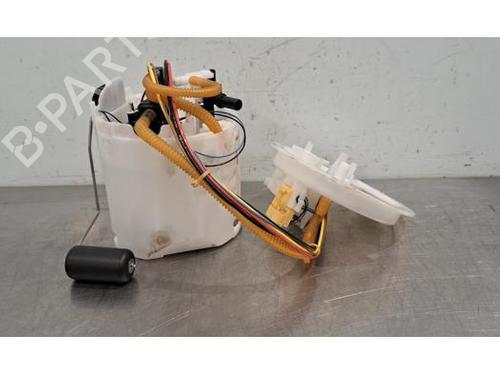Used Fuel pump BMW 3 (G20, G80, G28) 318 i (156 hp) 23640831