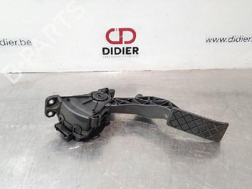Used Pedal VW TRANSPORTER T5 Van (7HA, 7HH, 7EA, 7EH) 2.0 TDI (114 hp) 10892782