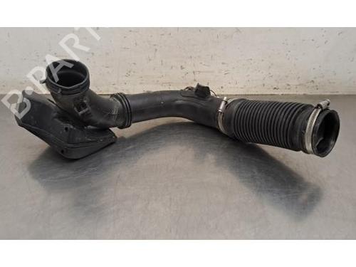 pipe-mercedes-benz-cla-shooting-brake-x118-2019-37453782 main image