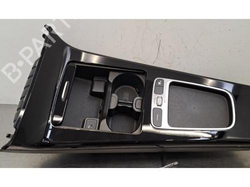 Middle console MERCEDES-BENZ CLA (C118) CLA 180 (118.384) | BP40285389I22 - Image 2