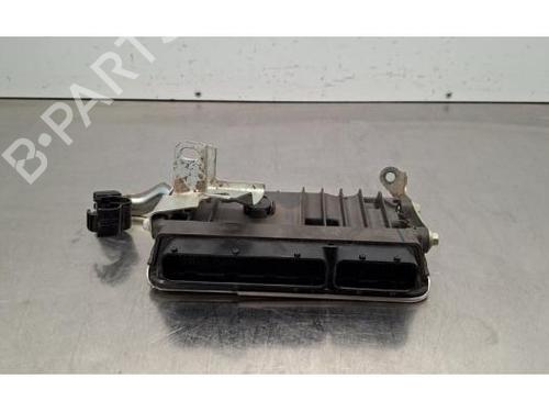 Used Engine control unit (ECU) Engine control unit (ECU) TOYOTA C-HR (_X2_, _H2_) Hybrid (ZYX20) (140 hp) 33927587 33927587