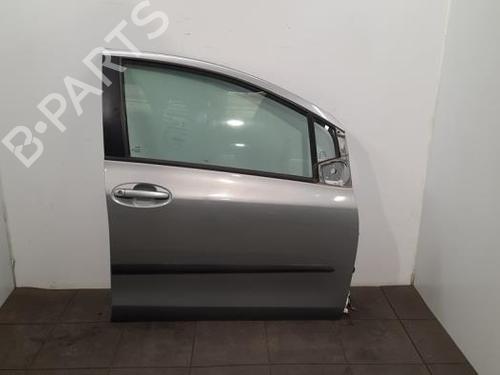 Used Right front door Right front door TOYOTA YARIS (_P9_) 1.4 D-4D (NLP90_, NLP90R) (90 hp) 40050283 40050283