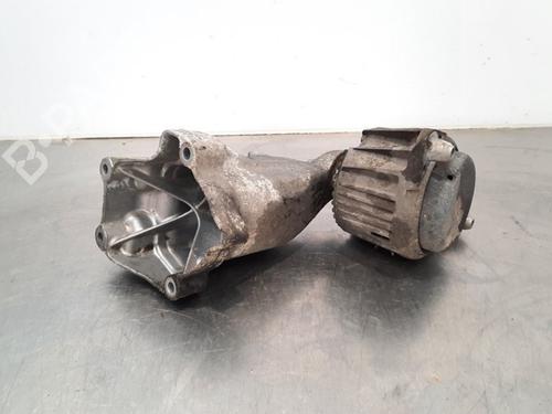 Used Engine mount MERCEDES-BENZ C-CLASS (W204) C 180 CDI (204.000) (120 hp) 17111259