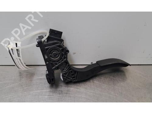 pedal-mercedes-benz-sprinter-35-t-van-b907-b910-2018-37479107 main image