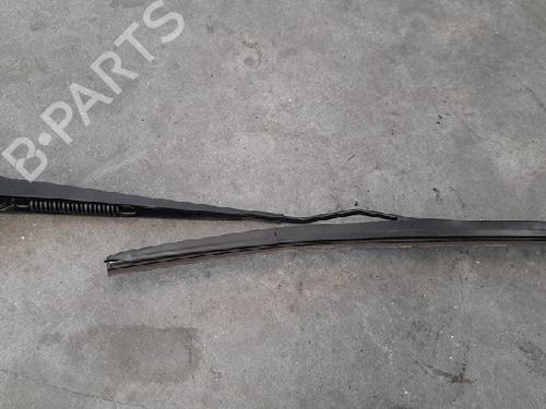 Used Front windshield wiper arm NISSAN MICRA V (K14) 1.5 DCI (90 hp) 15015623