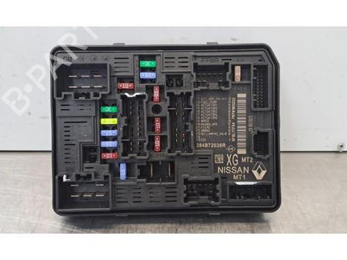 Used Fuse box Fuse box 39453137 39453137