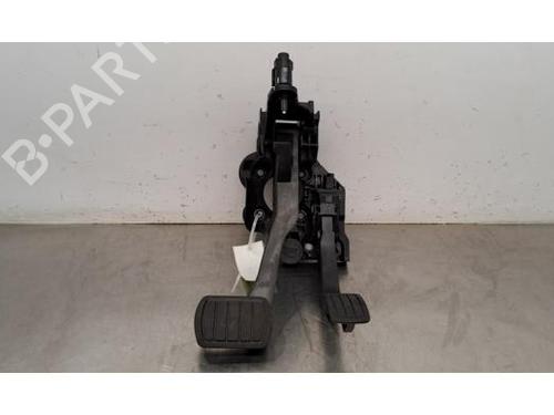 Used Pedal PEUGEOT 308 III (FB_, FH_, FP_, F3_, FM_) PureTech 130 (FPHNSL, FPHNST) (131 hp) 30605201