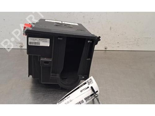 Used Fuse box Fuse box 37453922 37453922
