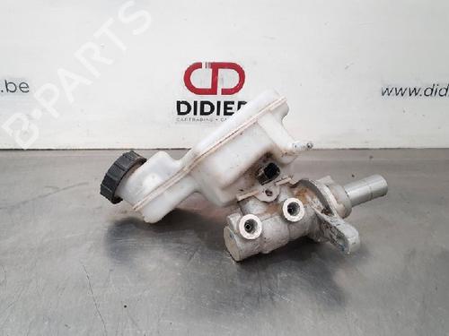 Used Brake master cylinder FORD FIESTA VII (HJ, HF) 1.0 EcoBoost (95 hp) 10889887