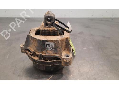 Used Engine mount BMW 8 Coupe (G15, F92) M 850 i xDrive (530 hp) 23628154