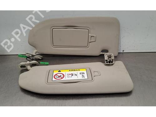 right-sun-visor-volvo-xc40-536-2017-33612475 main image