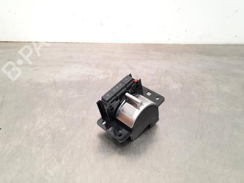 Used Gear lever PEUGEOT 3008 II SUV (MC_, MR_, MJ_, M4_) 1.2 THP/ PureTech 130 (MRHNSM, MRHNSU, MRHNSJ, MRHNYW,... (131 hp) 15791576