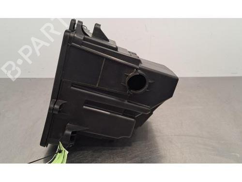 Used Fuse box RENAULT MASTER III Van (FV) 2.3 dCi 150 FWD (FV0F, FV03, FV09) (150 hp) 28081952