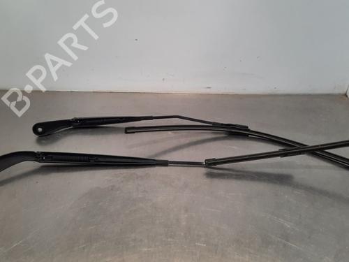 Used Front windshield wiper arm MERCEDES-BENZ VITO Van (W447) 116 CDI (447.601, 447.603, 447.605) (163 hp) 11109199