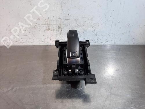 Used Gear lever PEUGEOT 308 II (LB_, LP_, LW_, LH_, L3_) 1.5 BlueHDi 130 (131 hp) 23620143