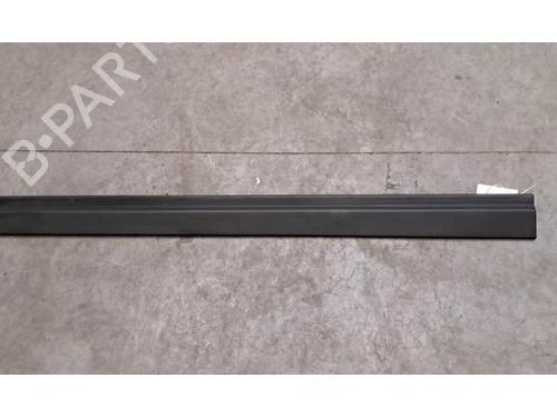 Venstre sidekjole Venstre sidekjole LAND ROVER RANGE ROVER V (L460) D300 MHEV AWD (300 hp) 36508648 36508648
