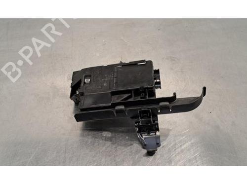 Used Fuse box VOLVO XC90 II (256) T8 Plug-in Hybrid AWD (455 hp) 23635300