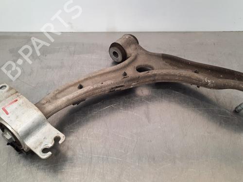 Used Left front suspension arm MERCEDES-BENZ GLA-CLASS (X156) GLA 180 (156.942) (122 hp) 10899697